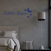 Stickerheld - Muursticker Lekker slapen - Slaapkamer - Droom zacht - Sweet dreams - Nederlandse Teksten - Mat Donkerblauw - 41.3x116.3cm