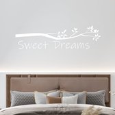 Stickerheld - Muursticker Sweet dreams met tak - Slaapkamer - Droom zacht - Lekker slapen - Engelse Teksten - Mat Wit - 36.2x131.3cm