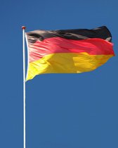 Duitse Vlag - Duitsland Vlag - 90x150cm - EK Voetbal 2024 - Germany Flag - Originele Kleuren - Sterke Kwaliteit Incl Bevestigingsringen - Hoogmoed Vlaggen