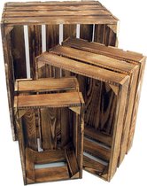 Een bijzonder mooie 3-delige houten kisten set in 3 maten. Deze set bestaat uit één grote ruime kist en twee iets kleinere die precies in elkaar passen in de grote kist. Maten: 50x