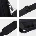 Zwarte laptoptas met verstelbare schouderband, handvatten en metalen karabijnsluiting.