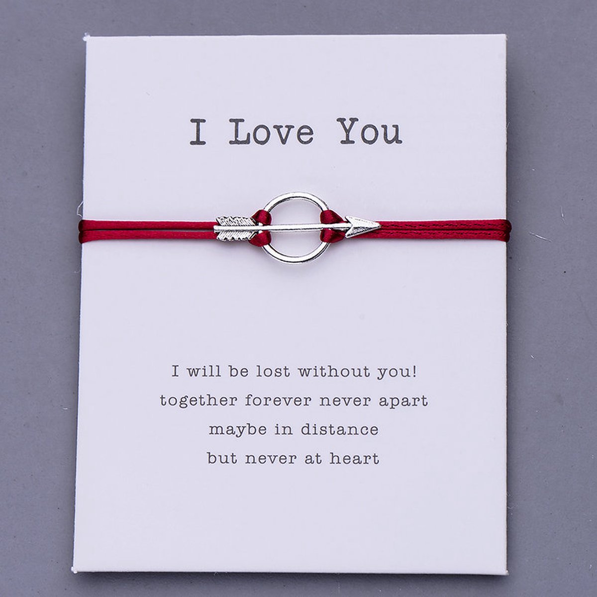Manks Collections ® Rode Armband, I Love You armband - vriendinnen armband - cadeau voor een vriendin - Zilverig armband met de pijl van liefde - Armband 30 cm