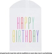 Papieren Zakjes - Wit met Gekleurde letters - Happy Birthday – 10 Stuks – 12 bij 19 cm – Gift Bag – Geschenkzakjes – Cadeau – Cadeauzakjes - Fournituren - Traktatie - Snoep - Koek - Feestje - Verjaardag - Party