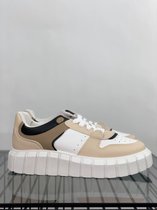 Nude-Sneakers-Maat 40