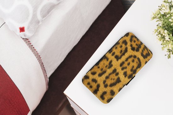Bookcase pour téléphone iPhone SE 2020 Bookcase - Fourrure de léopard - Avec compartiments - Étui portefeuille avec fermeture magnétique