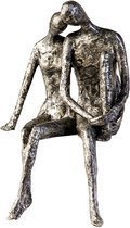 Sculptuur Liefdes koppel  omarming - randzitter - zilver kleur - 12x18x25 -polyresin