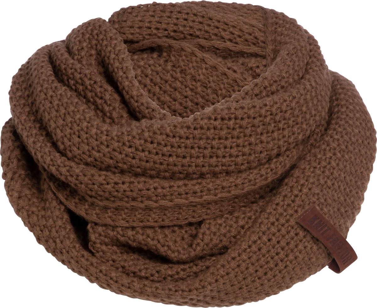 Knit Factory Coco Gebreide Colsjaal - Ronde Sjaal - Nekwarmer - Wollen Sjaal - Bruine Colsjaal - Dames sjaal - Heren sjaal - Unisex - Tobacco - One Size