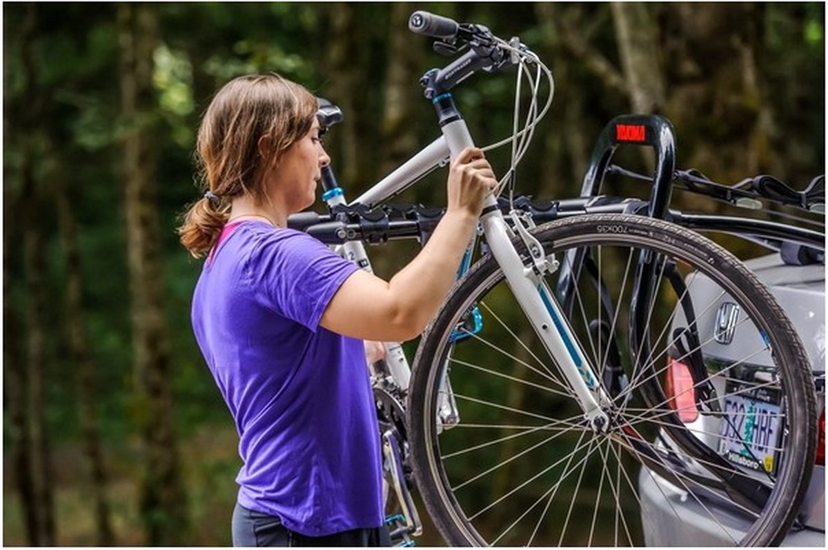 Tesla Fullback 3 Fietsendrager Yakima Kofferbak Fietsdrager 3 electrische fietsen Auto Fietsendragers Accessoires – foto 6