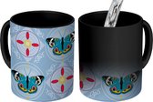 Magische Mok - Foto op Warmte Mokken - Koffiemok - Vlinder - Blauw - Abstract - Patroon - Magic Mok - Beker - 350 ML - Theemok