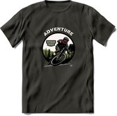 Adventure T-Shirt | Mountainbike Fiets Kleding | Dames / Heren / Unisex MTB shirt | Grappig Verjaardag Cadeau | Maat L