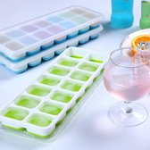 3x Ijsblokjes maker groen met deksel, BPA vrij en met silicone bodem om de ijsblokjes zonder enige moeite uit de ijsblokjesvorm te krijgen