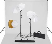 Fotostudioset met lampen, paraplu's, achtergrond en reflector