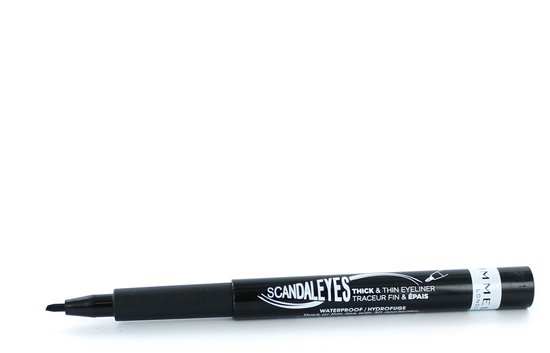 Zwarte ScandaleYES dikke & dunne vloeibare eyeliner stift.