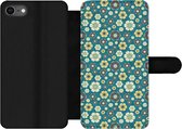 Bookcase Geschikt voor iPhone SE 2020 telefoonhoesje - Retro - Bloemen - Patronen - Blauw - Met vakjes - Wallet case met magneetsluiting