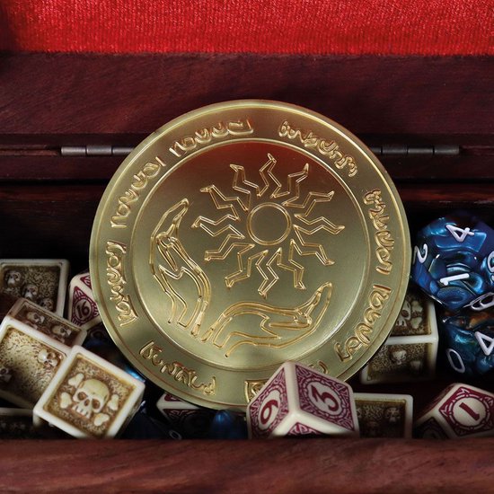 Thumbnail van een extra afbeelding van het spel Dungeons & Dragons Amulet of Health Medallion 24 Karat Gold Plated