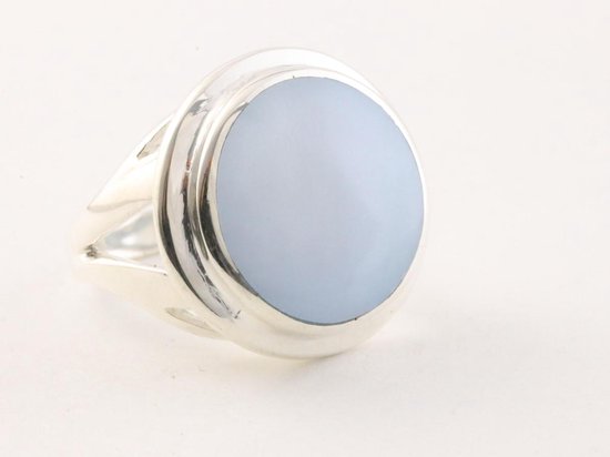 Grote ronde zilveren ring met lichtblauwe schelp