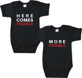 Rompertjes baby met tekst - Here comes trouble. More trouble - Romper zwart - Maat 50/56