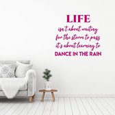 Muursticker Dance In The Rain -  Roze -  110 x 97 cm  -  alle muurstickers  woonkamer  slaapkamer  engelse teksten - Muursticker4Sale