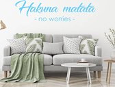Muursticker Hakuna Matata No Worries - Lichtblauw - 120 x 31 cm - engelse teksten woonkamer