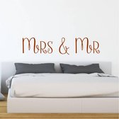 Muursticker Mrs & Mr -  Bruin -  160 x 35 cm  -  slaapkamer  engelse teksten  alle - Muursticker4Sale