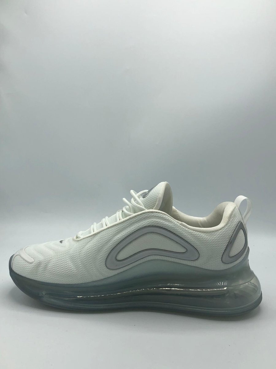 Nike Air Max 720 Sneakers – Summit /Metallic Air Max 720 Lifestyle Dames Sneakers voor Vrouwen Wit