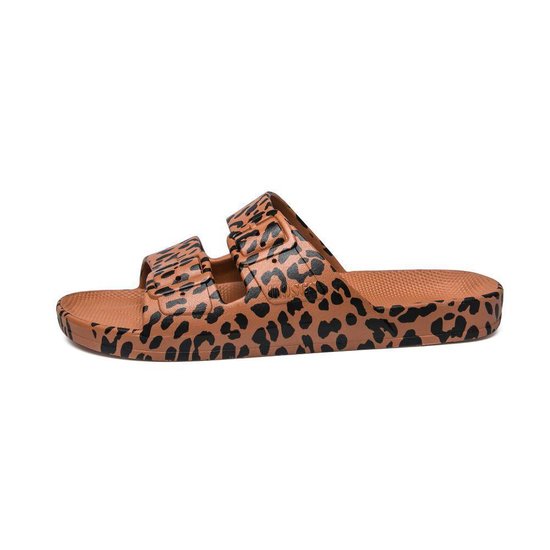 Freedom Moses Slippers Leo Toffee Caramel met Leopard print - 39-40