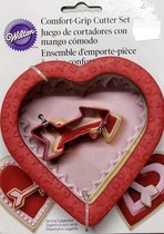 Wilton comfort grip uitsteekset hartvorm en een pijl -- Valentijn koekjes