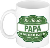 De beste papa cadeau koffiemok / theebeker wit met groen embleem - 300 ml - keramiek - cadeaumok Vaderdag / verjaardag