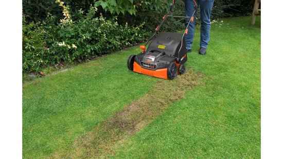 Powerplus POWDPGSET34 Verticuteermachine - 40V - 36 cm maaibreedte - 45 liter opvangzak - met beluchter