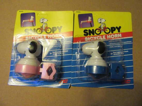 Foto: Bicycle horn fietstoeter snoopy set 2 1x rose 1x blauw fietsbel