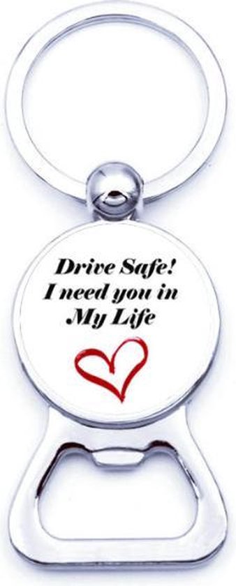 Akyol® Drive safe! I need you in my life Flesopener | Bieropener | Auto Sleutelhanger | Sleutelhanger Auto | Auto accessoires | Autoliefhebber | Leuke cadeau voor iemand die van auto's houdt | Sleutelhanger mannen | Sleutelhanger vrouwen