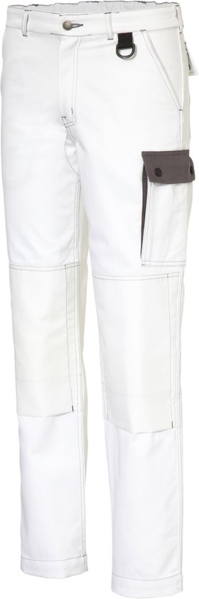 Voorkant van een witte werkbroek met grijze stiksels, een D-ring aan de tailleband en een bruin zakdetail.