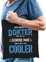 Deze kanjer is Dokter cadeau tasje zwart voor heren - verjaardag / Vaderdag - cadeau tasje