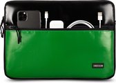 MacBook Pro 13 inch case met voorvak (van gerecycled materiaal) - Zwart/groene laptop sleeve voor nieuwe MacBook Pro 13 inch (2023/2024)