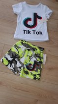 Meisjes setje short camouflage geel en t-shirt met tik tok logo , 4 jaar