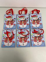 Cadeautasjes in kerstsfeer met glitter en sneeuwpop (2D) - set van 6 stuks (diverse kleuren)