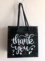 Luxe geschenktas met opdruk "Thank you" - Set van 8 st - Geschenktasjes in gelamineerd karton - Afmetingen 16 x 8 x16 cm - Uitdeelcadeau