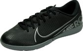 Nike mercurial vapor 13 academy indoor in de kleur zwart.