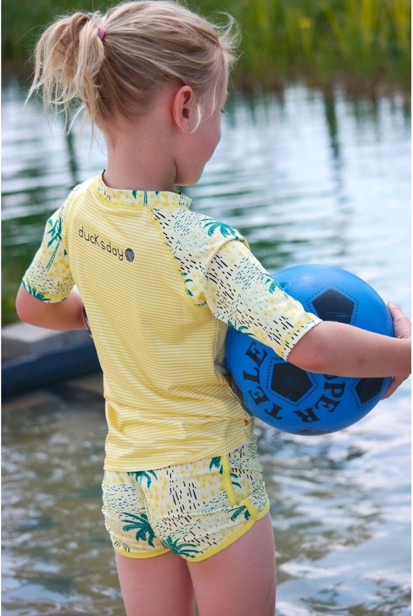 Ducksday - UV - Zwemshirt - korte mouw voor baby - unisex - Cala - geel — afbeelding 4