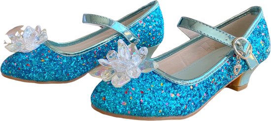 Wit Bruiloft Schoen Van De Bruid Met Hoog Hakken. Feestelijk Vrouwen Schoenen Tekening Illustratie Vector Wit Bruiloft Schoen Van De Bruid Met Hoog Hakken. Feestelijk Vrouwen Schoenen Tekening Illustratie Vector