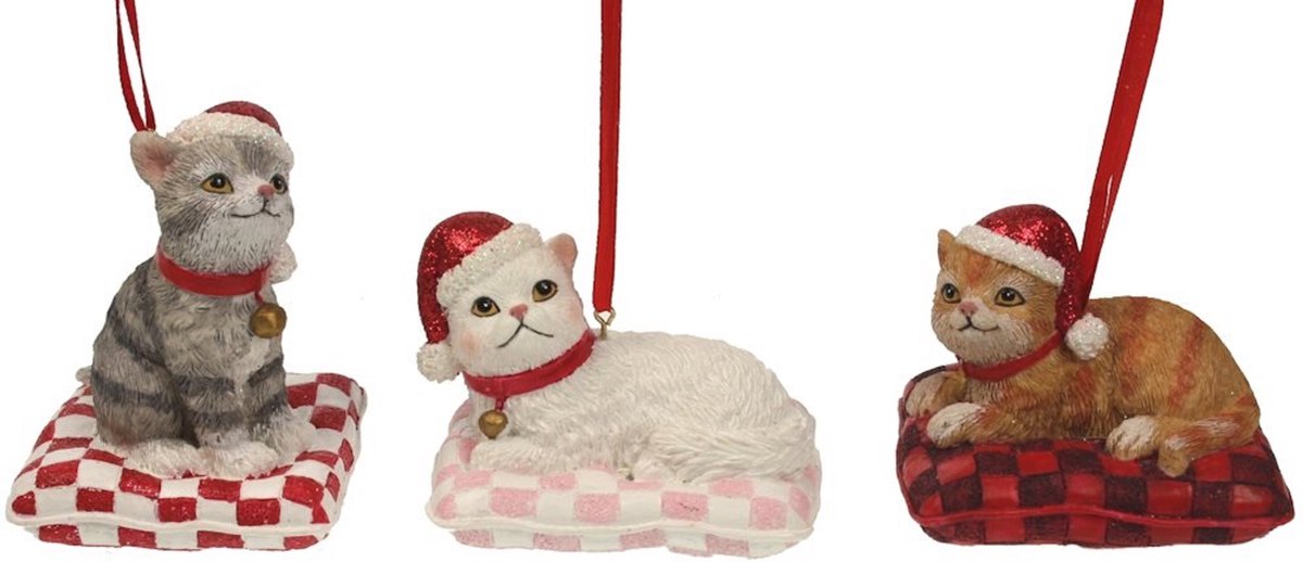 Ornament Kat op kussen 3ass. 6,5x5,5x7,5cm
