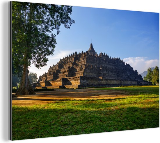 Helder blauwe lucht boven de Borobudur in Indonesië Aluminium 180x120 cm - Foto print op Aluminium (metaal wanddecoratie) XXL / Groot formaat!