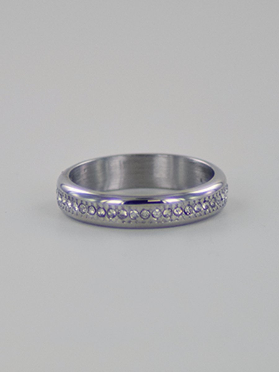 Ring met kleine steentjes maat 16- zilver