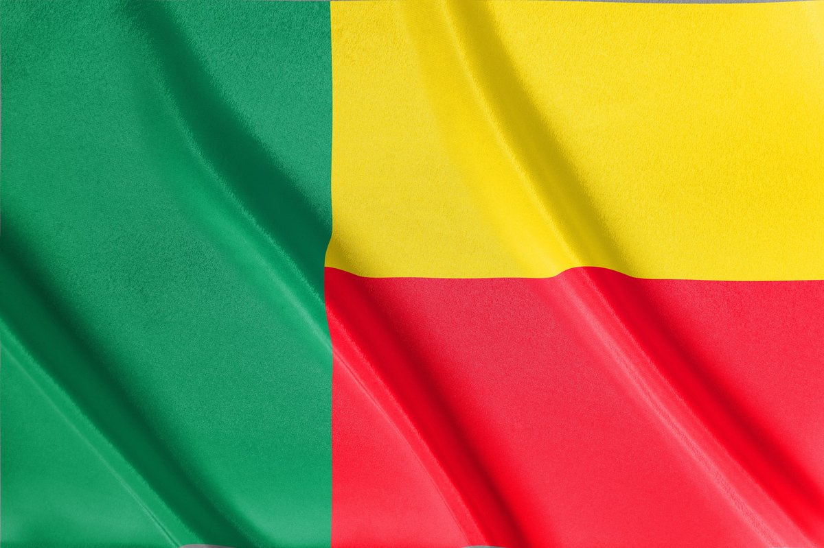 Lot De 100 Drapeaux Capverdiens à Main 14 X 21 Cm - Petits Drapeaux Du Cap-Vert Avec Mât Plastique