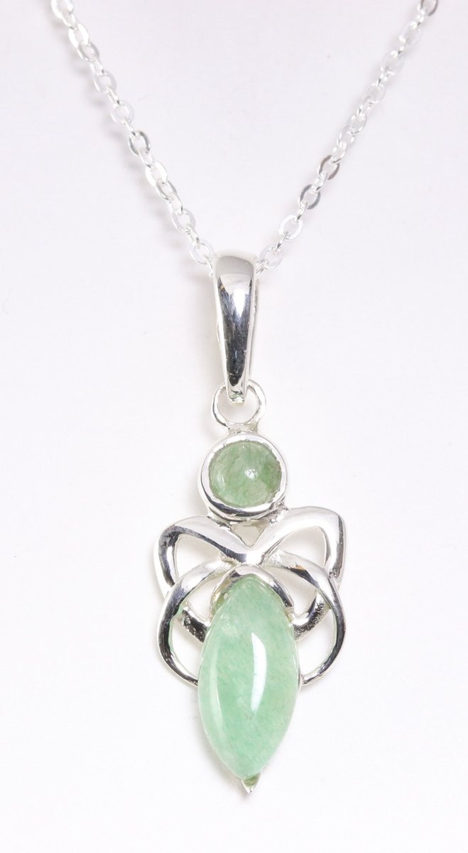 Fijne zilveren hanger met groene aventurijn aan ketting