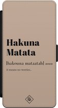 Casimoda® bookcase - Geschikt voor Samsung Galaxy S21 - Hoesje met pasjeshouder - Hakuna Matata - Bruin/beige - Kunstleer
