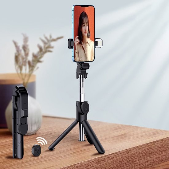 ATUMTEK Selfie Stick 140 cm, smartphone-statief met oplaadbare Bluetooth-afstandsbediening, uitschuifbare selfie-stick aluminium statief, compatibel met iPhone, Samsung en Android-telefoons (Zwart ATUMTEK Selfie Stick 140 cm, smartphone-statief met oplaadbare Bluetooth-afstandsbediening, uitschuifbare selfie-stick aluminium statief, compatibel met iPhone, Samsung en Android-telefoons (Zwart