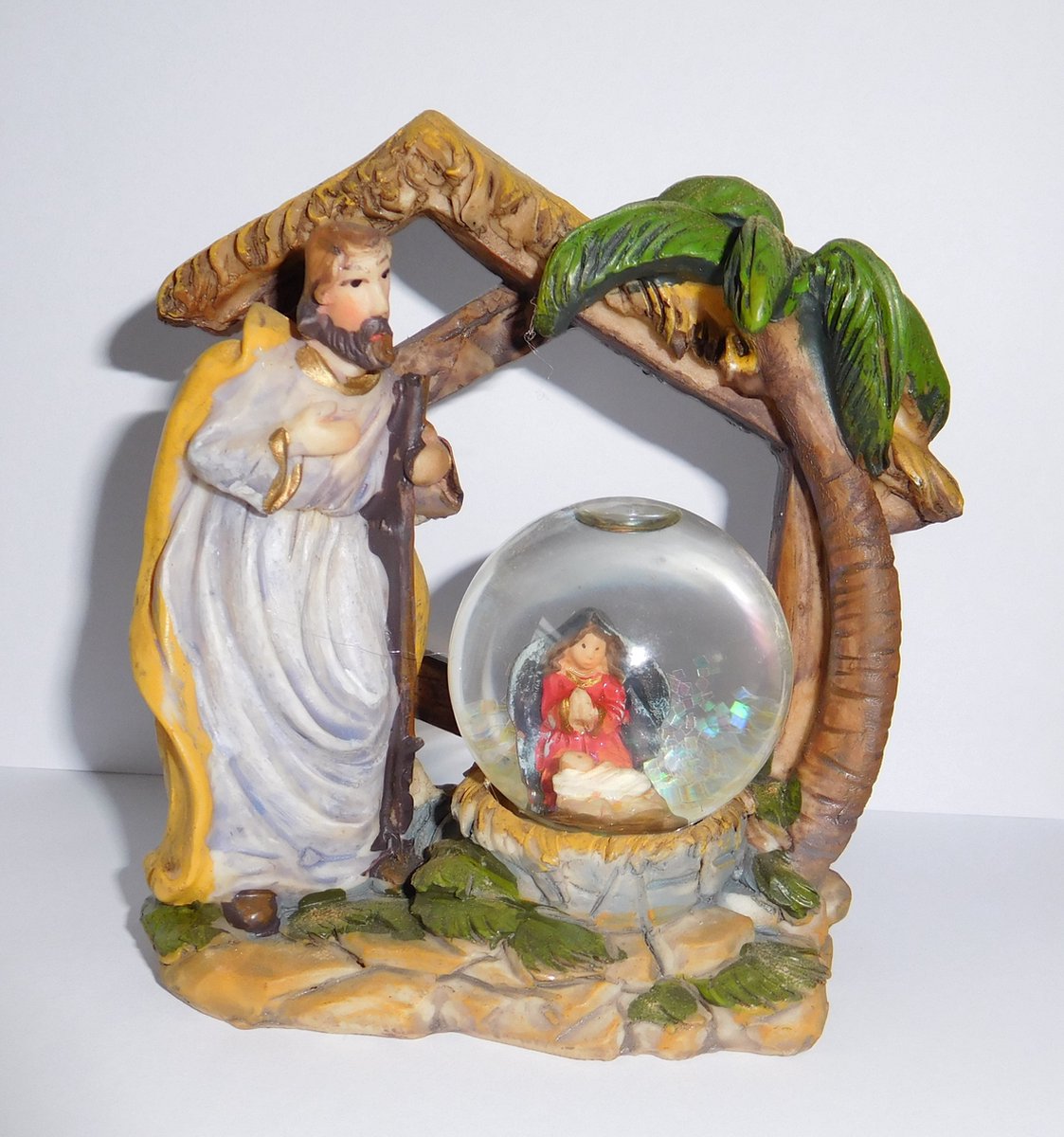 Kerst waterbal met sneeuweffect en kerstvoorstelling nr 2 van Bouwman.