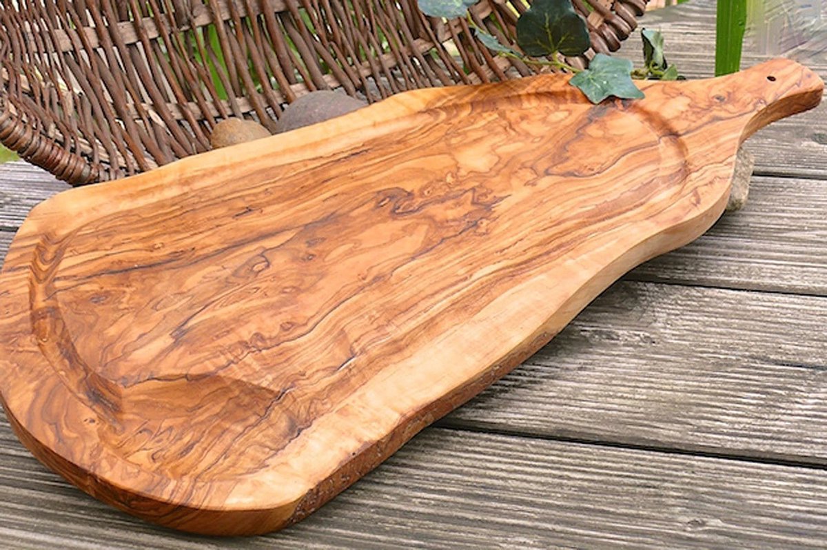 Steakplank met handvat & sapgleuf (lengte +-39 cm) olijfhout steak plank chacuterie vlees tapasplank borrelplank