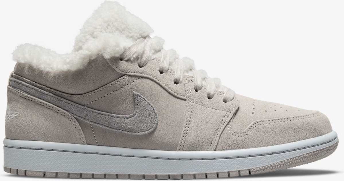 Women’s Nike Air Jordan 1 Low Sherpa Fleece ‘College ‘ Sneakers Unisex Grijs